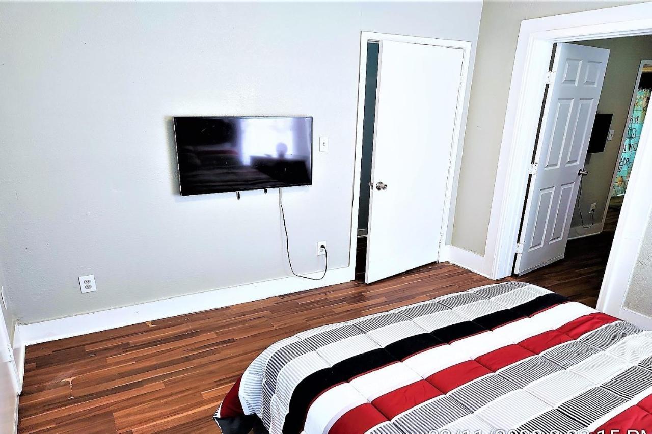 Casaazul-2605B-Pleasure Pier & Beach A Block Away- 3Bed 2Bath 7 Beds- 7 Minutes To Cruise Terminal Галвестон Экстерьер фото