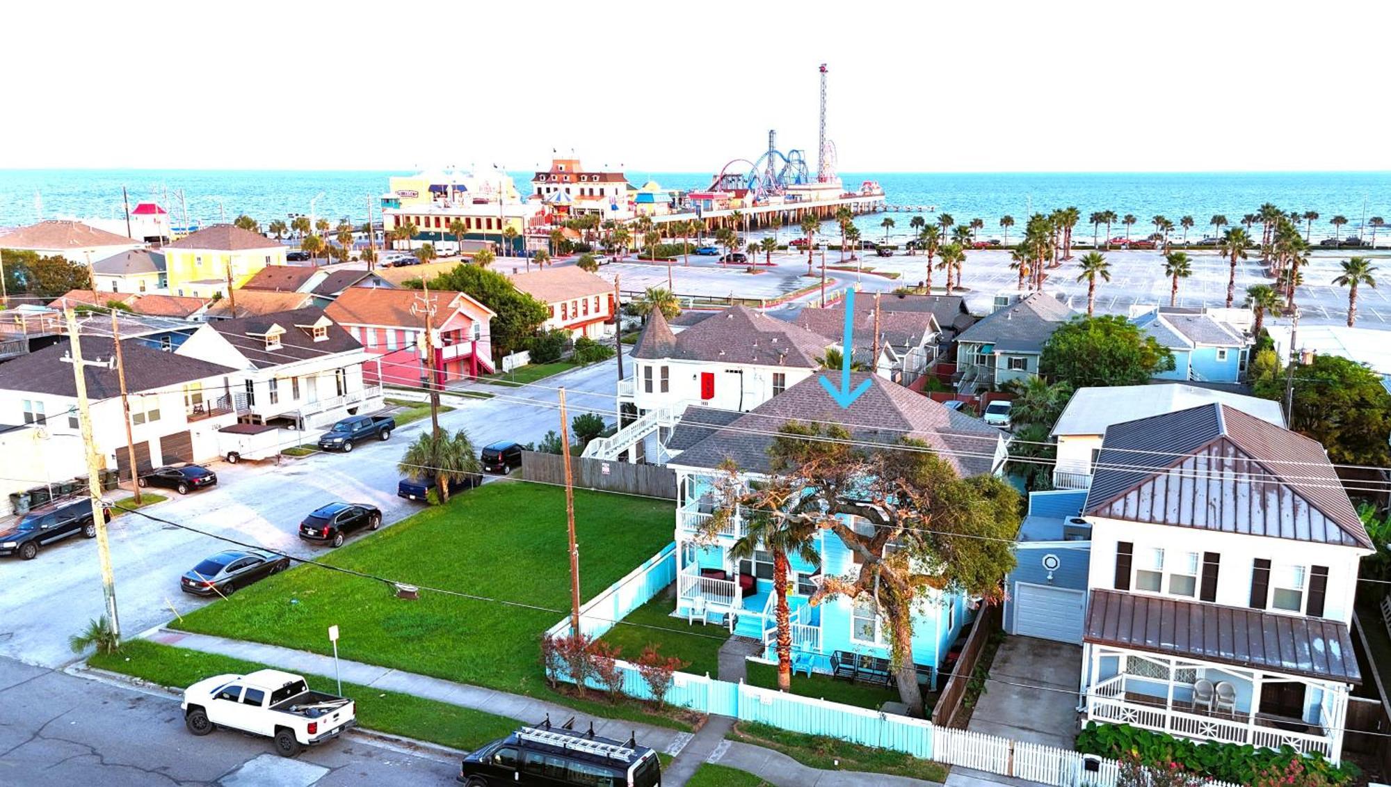 Casaazul-2605B-Pleasure Pier & Beach A Block Away- 3Bed 2Bath 7 Beds- 7 Minutes To Cruise Terminal Галвестон Экстерьер фото